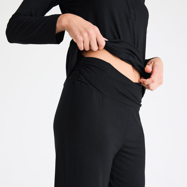 women's onyx modal magnetic signature long sleeve pajama set